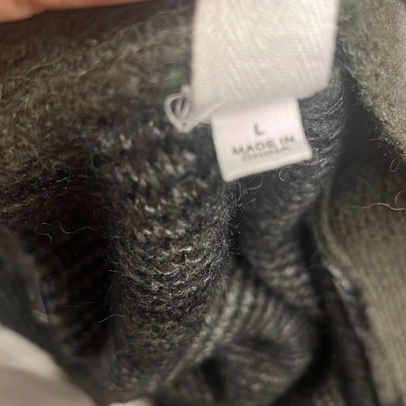 Womens fuzzy cardigan size Large - Picture 10 of 10